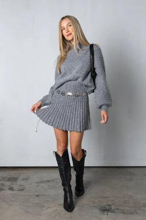 Weston™TM| Eleganter Pullover und Nina-Plissee-Rock