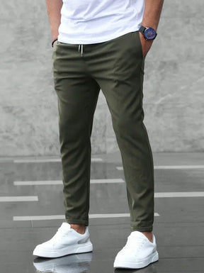 Moderne, schmal geschnittene Freizeithose für Herren • Jonas Weston™